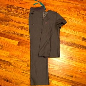 Figs One pocket scrub top & Kade cargo pants